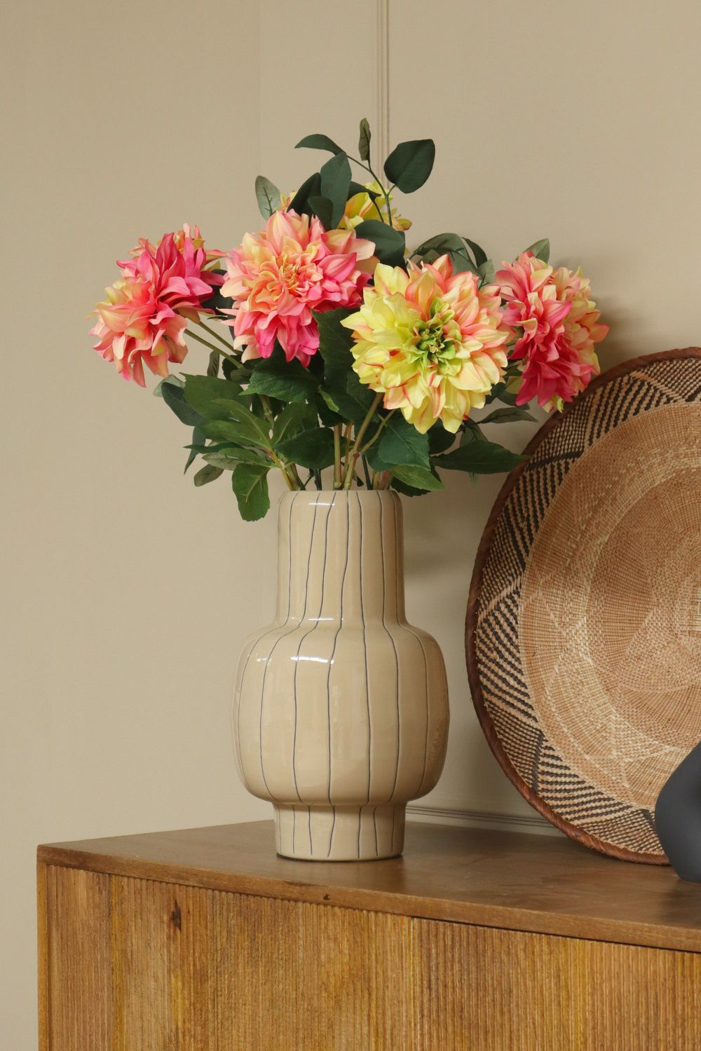 Photo d’ambiance du Bouquet Artificiel Dazzling Dahlia's