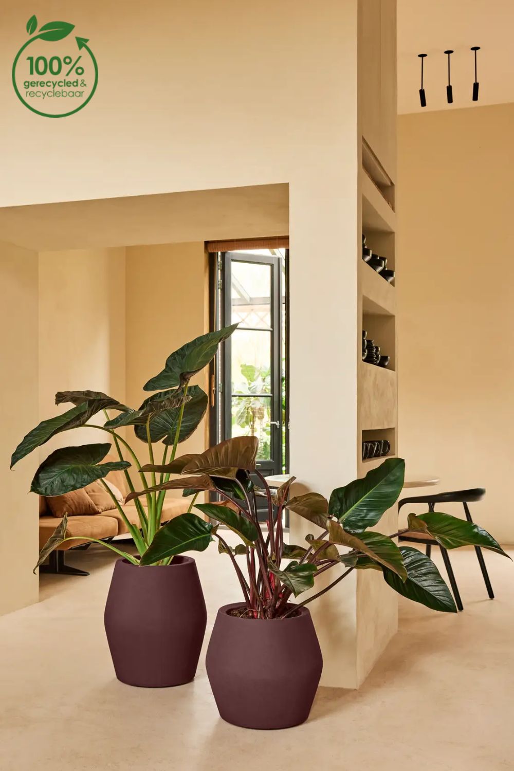 Photo d'ambiance du Pot de fleur Elho June Split High 46 cm Prune Vintage