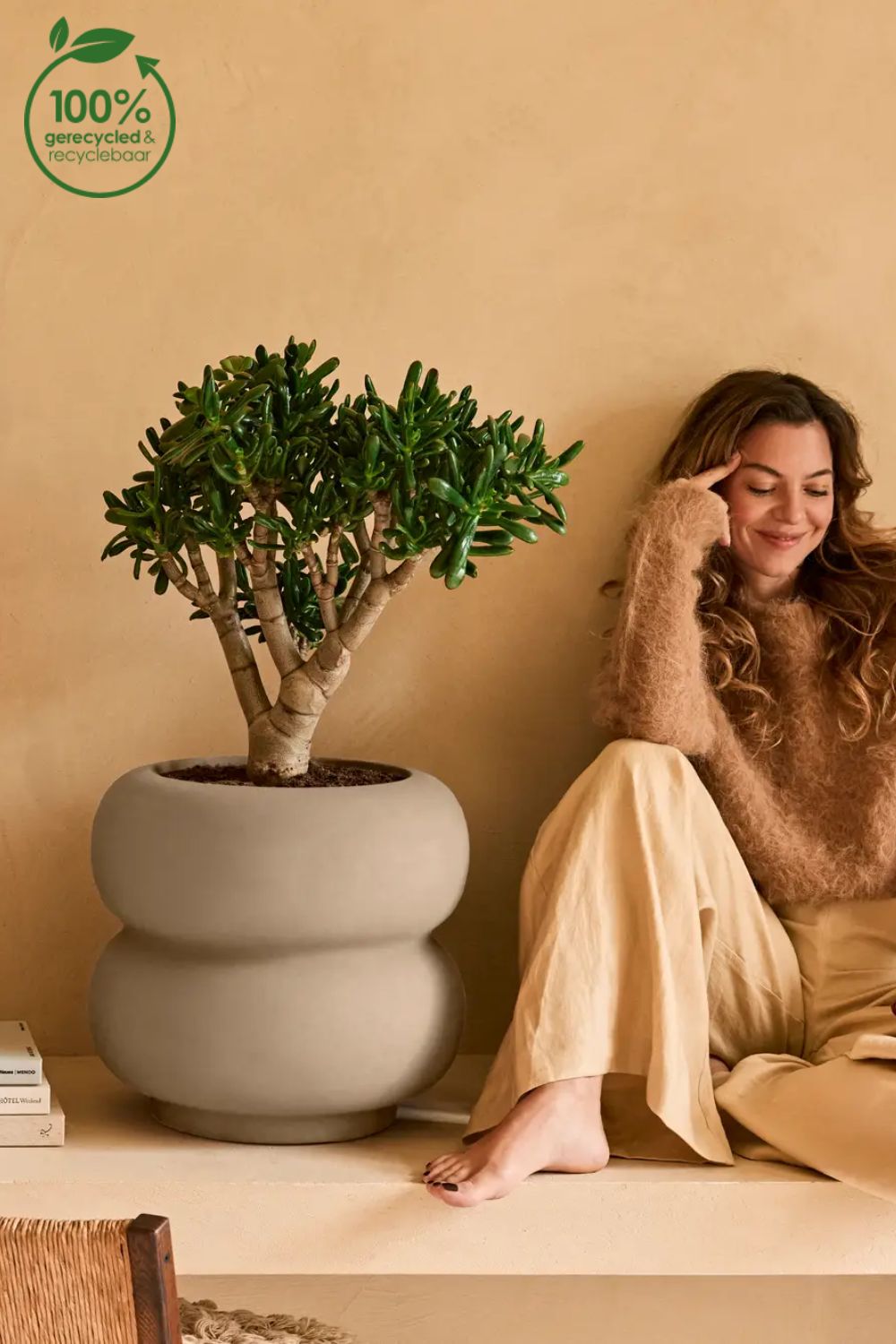 Photo d'ambiance du Pot de fleur Elho Amber Roll Low 40cm Beige Équilibré