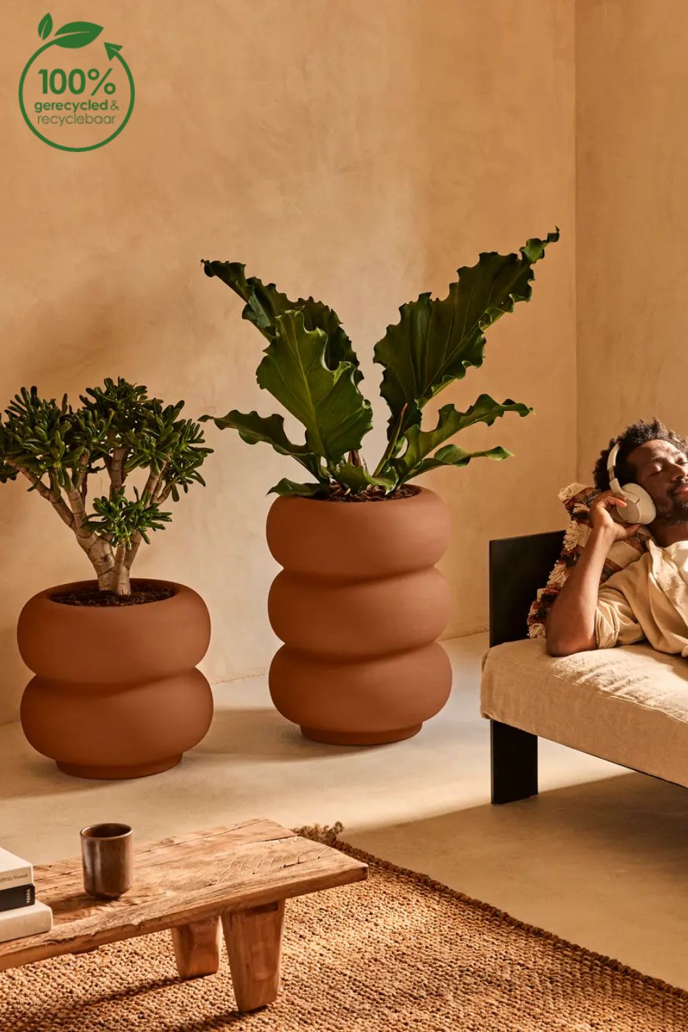 Photo d'ambiance du Pot de fleur Elho Amber Roll High 58cm Caramel