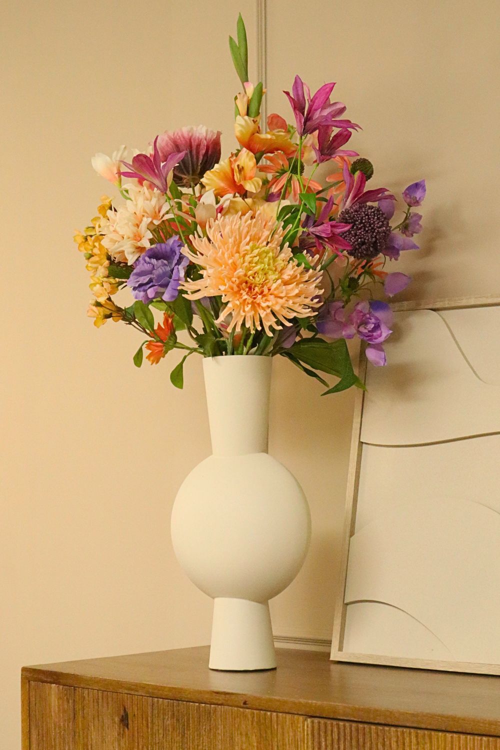 Photo d'ambiance du Bouquet Artificiel Peachy Pastels (Édition Limitée)