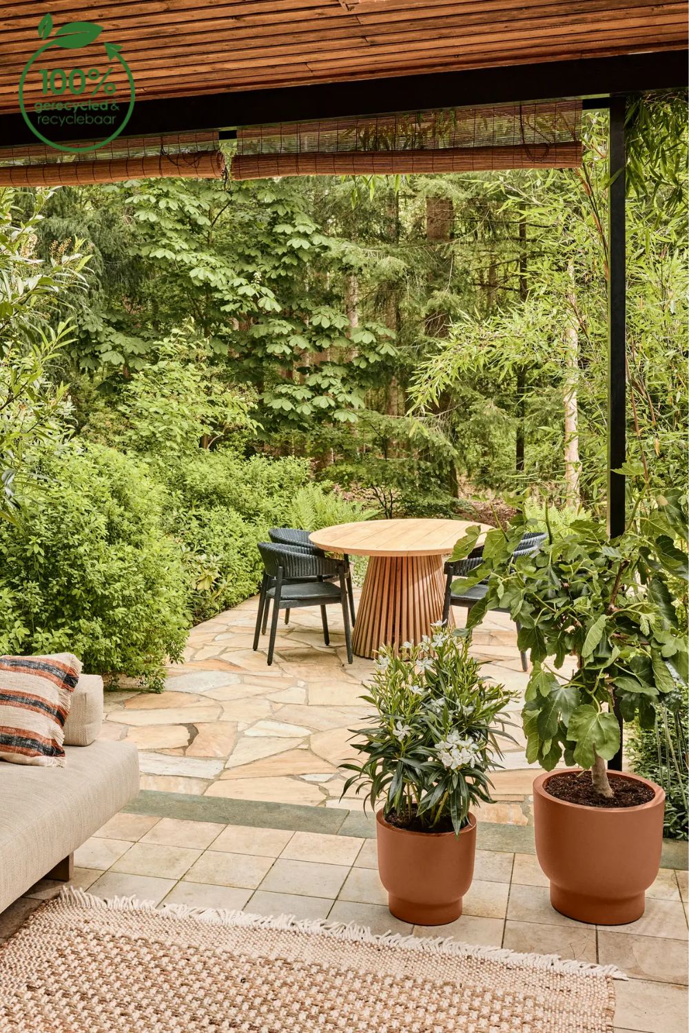 Photo d'ambiance du Pot de fleur Elho Amber Grail 38cm Caramel