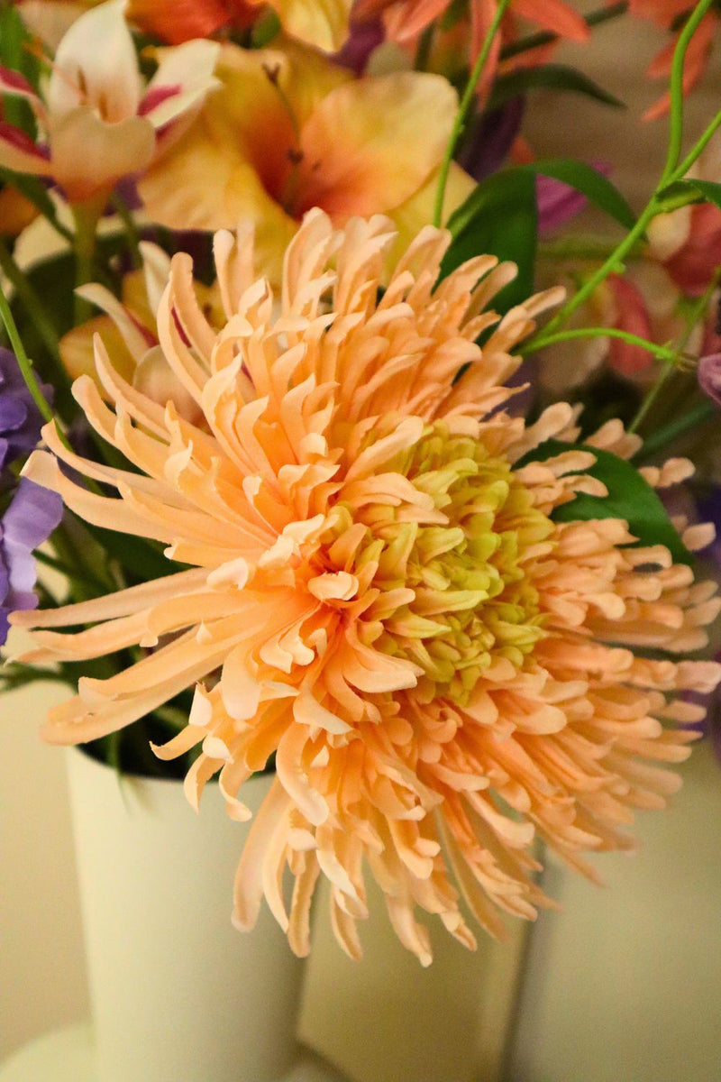 Détails du Bouquet Artificiel Peachy Pastels (Édition Limitée)